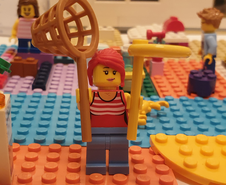 YAC such t und wählt Angebote aus als Legofigur